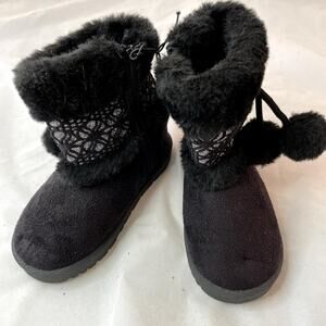 Black size 6 girl's soft boots with side zip  NEW